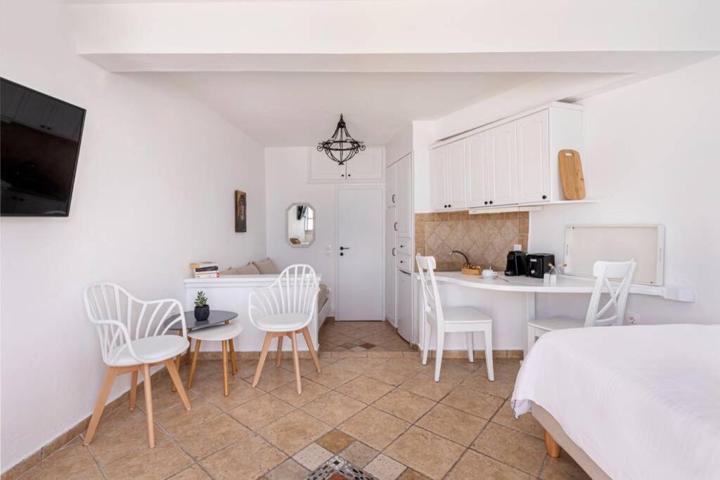 Calderas Hug & Panoramic Sea View - 3 Lux Suites Imerovígli Buitenkant foto