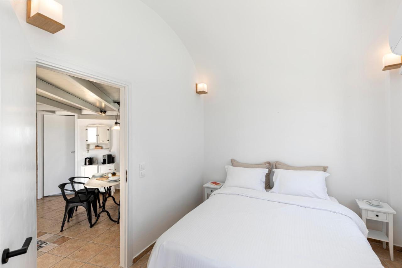 Calderas Hug & Panoramic Sea View - 3 Lux Suites Imerovígli Buitenkant foto